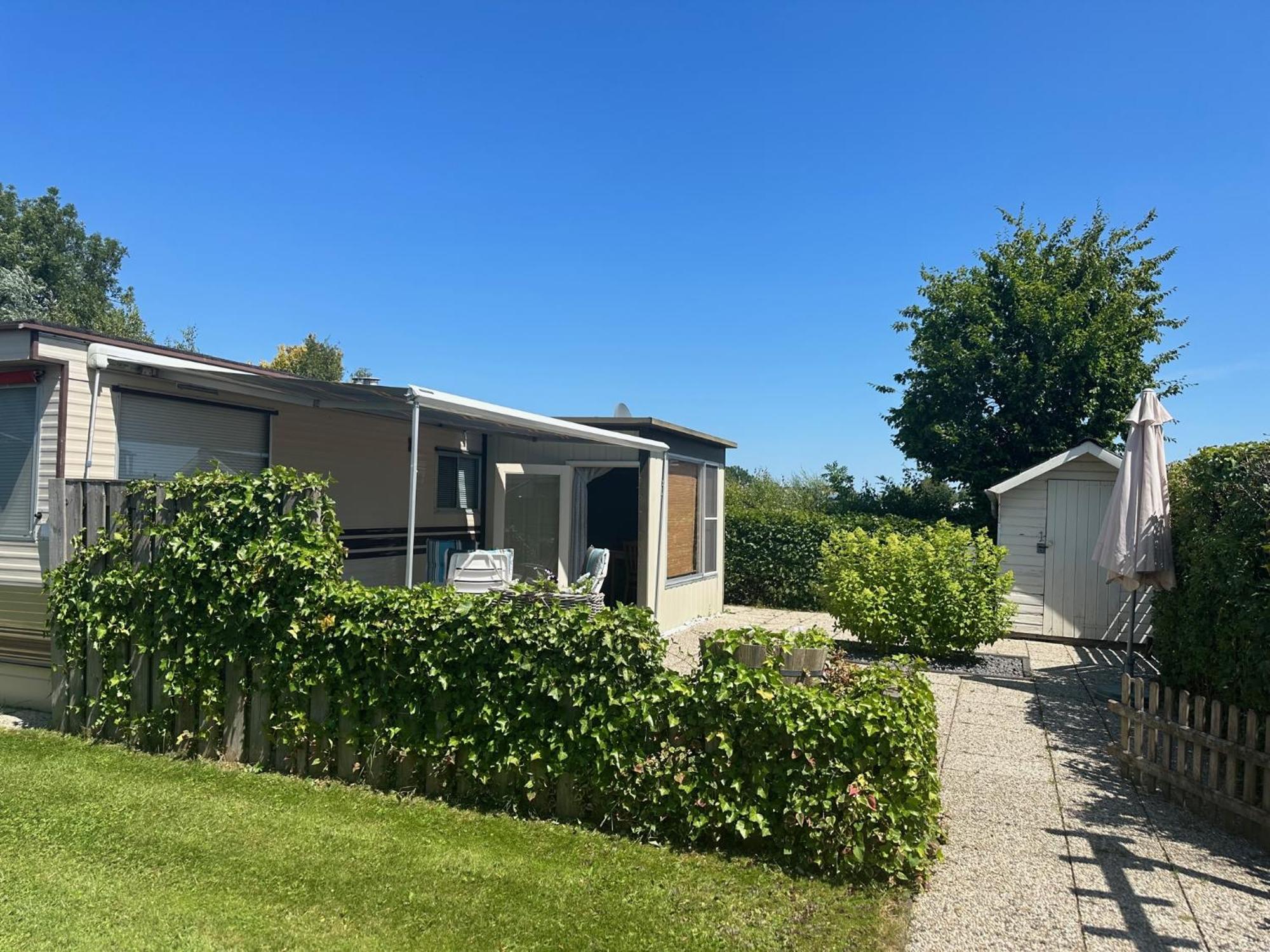 Gezellige Stacaravan Met Groot, Zonnig Terras! Belt-Schutsloot Exterior photo